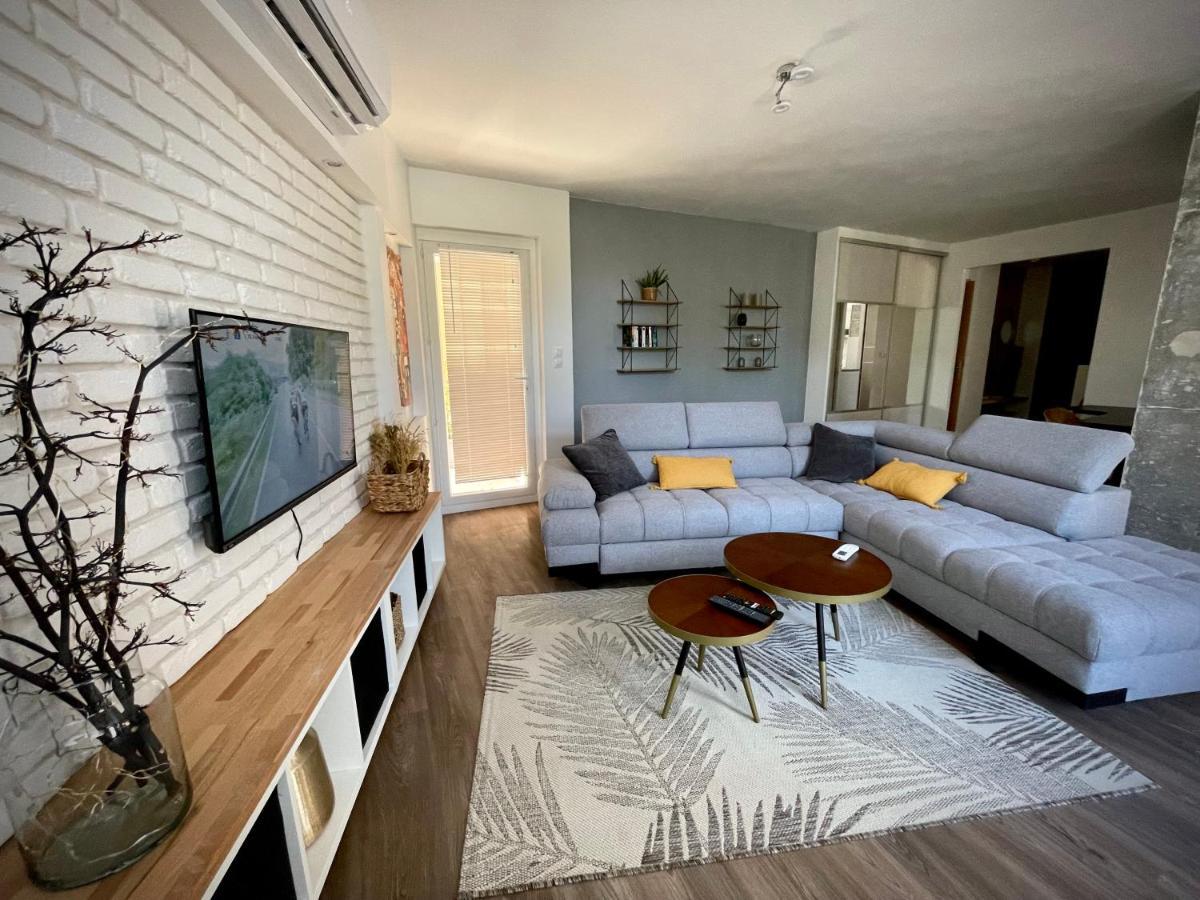 Tres Bel Appartement Central, Au Calme Avec Balneo Perpignan Exteriör bild